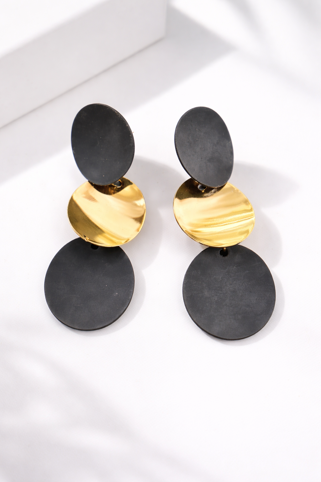 Noir Disc Drops