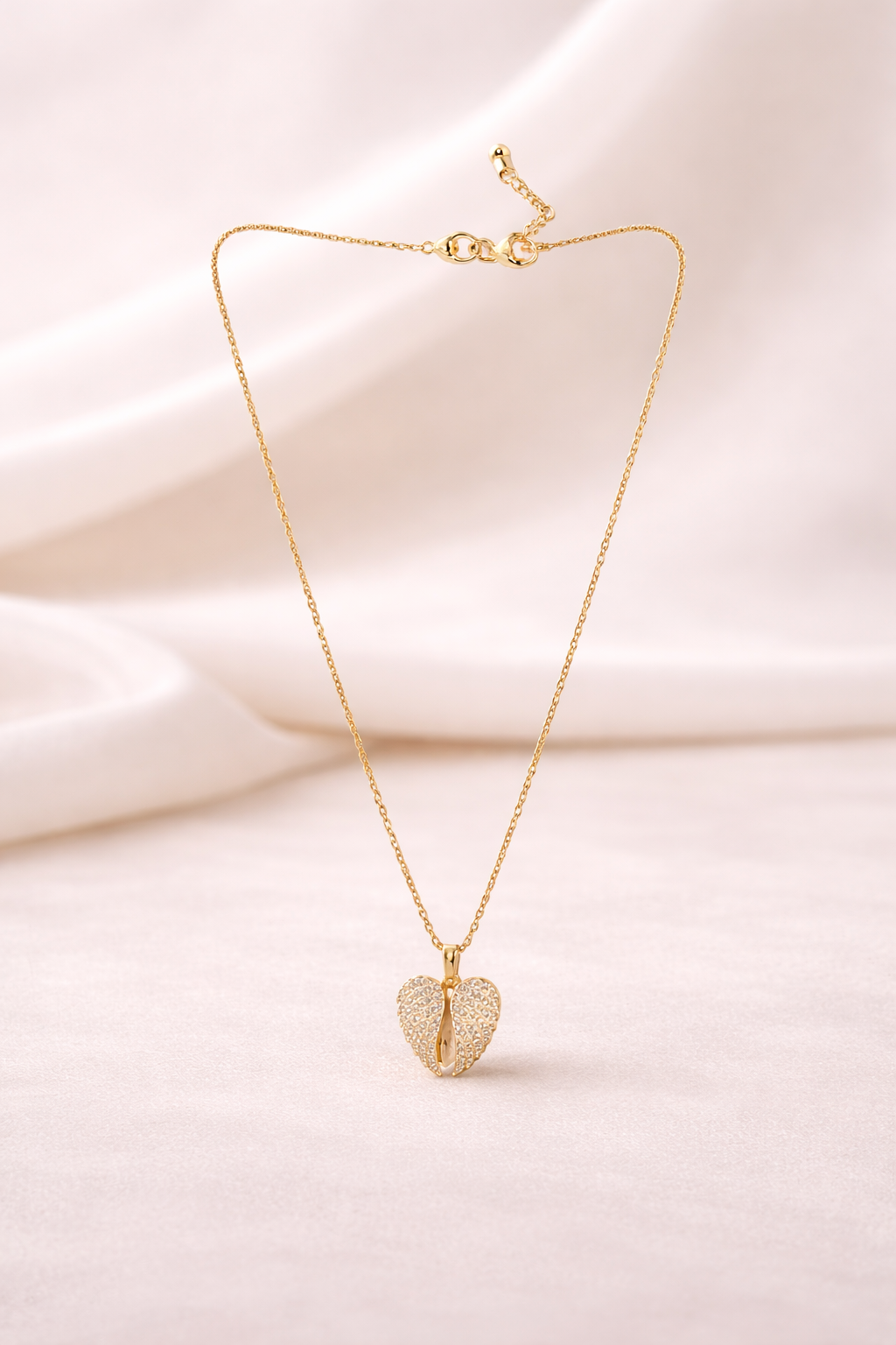 Golden Heart Minimal Necklace