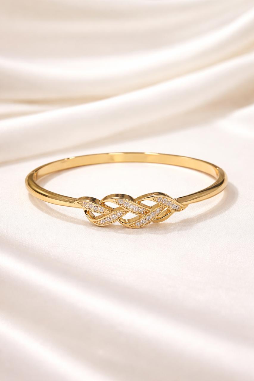 Sleek Gold Lock AD Bracelet- Infinity Knot