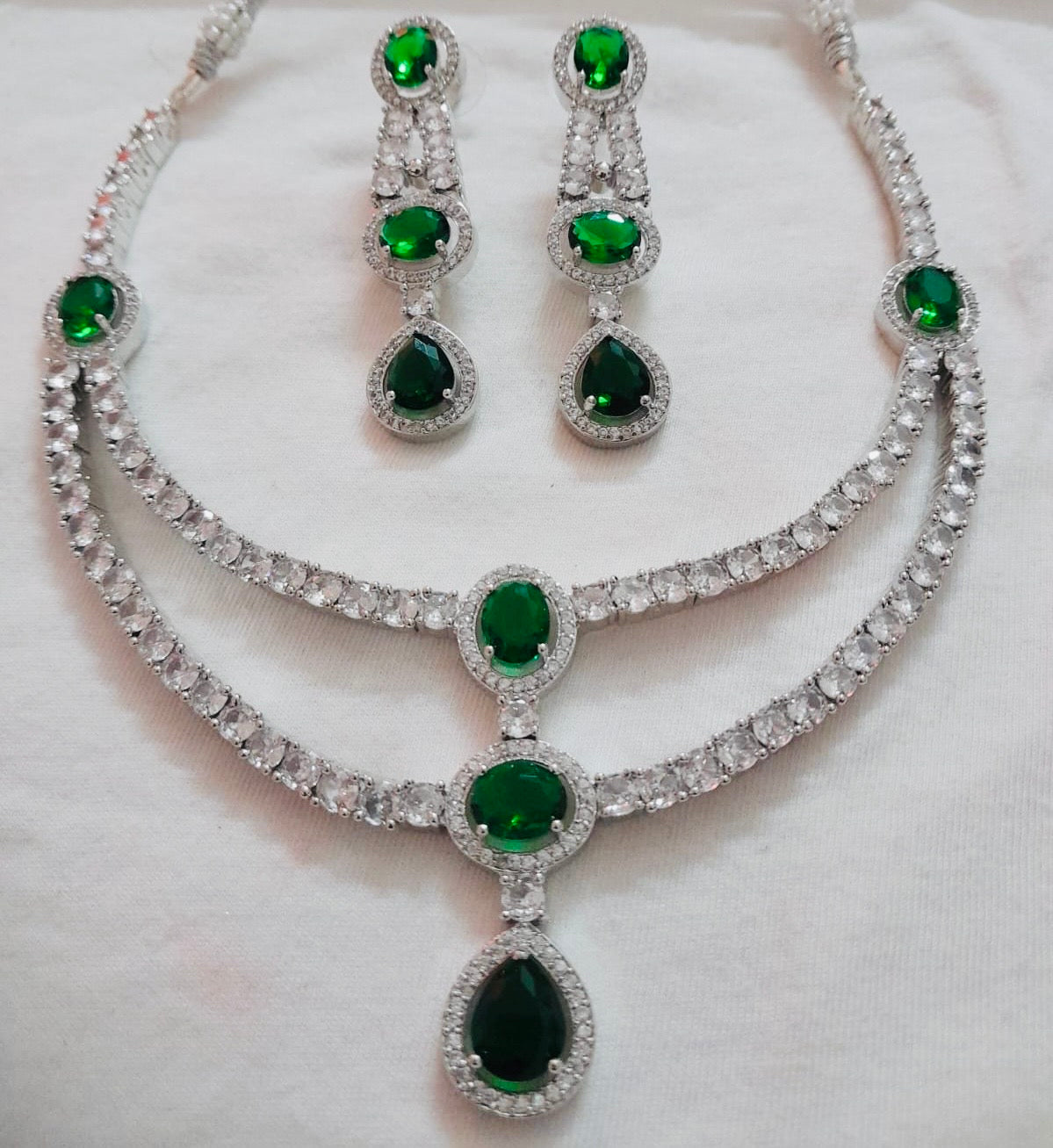 Twin Layered Emerald Elegance Set