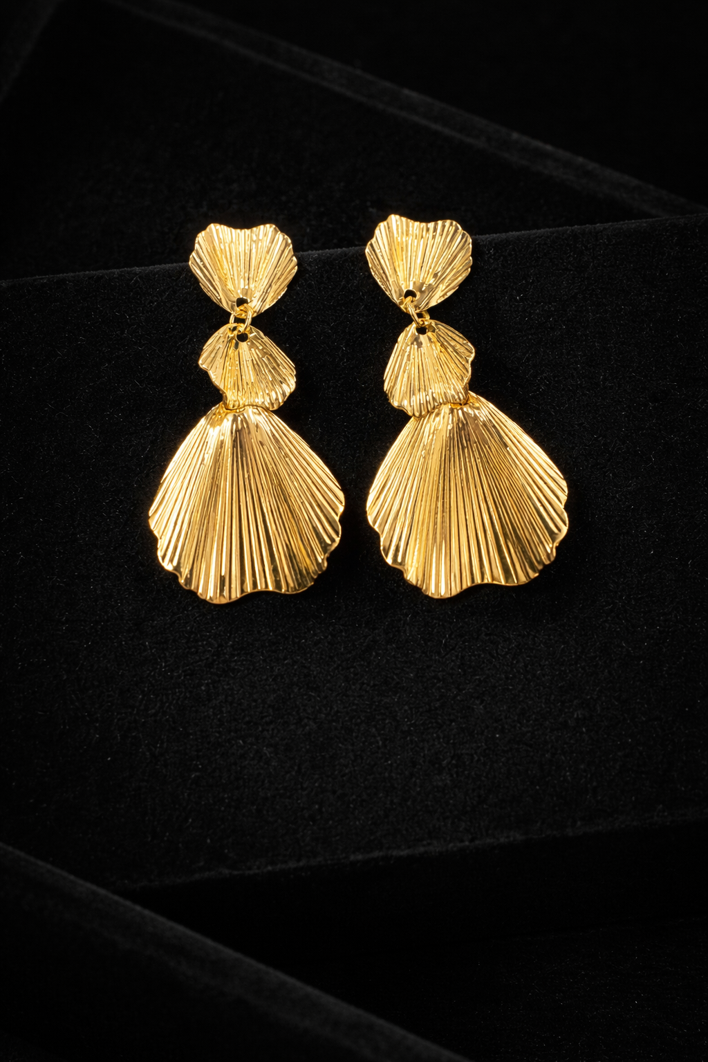 K-Style Gold Fan Tassel Earrings