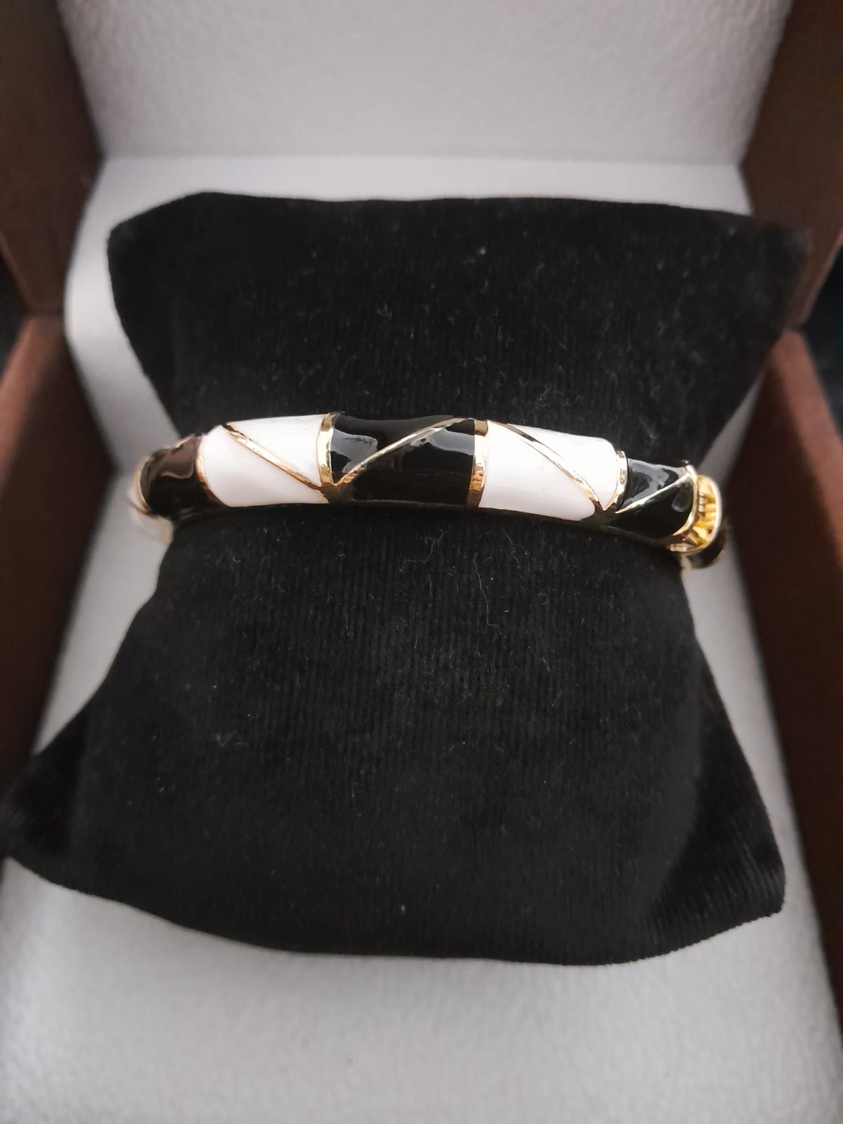 Meenakari Floral Open Lock Bangle- Ivory Swirl